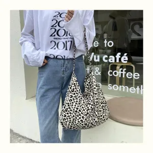 Leopardenmuster Canvas Umhängetasche für Damen, große Freizeit-Stofftasche für den Alltag.