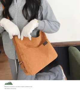 Sac cabas epaule en velours cote vintage japonais, grand sac bandouliere decontracte.