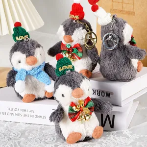 Pinguino di peluche natalizio portachiavi, cappello lavorato a maglia sciarpa ciondolo