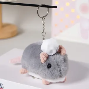Simpatico portachiavi topo in peluche con cappello da cuoco, ciondolo animale morbido per zaino.
