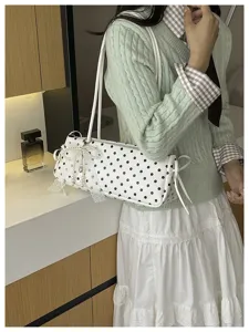 Borsa a spalla bianca a pois balletcore con dolce fiocco in pizzo e dettaglio di perle donna.