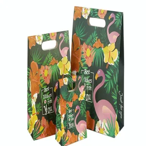 Flamingo cadeau papieren tassen set, tropische bladeren design draagtassen gedetailleerd.