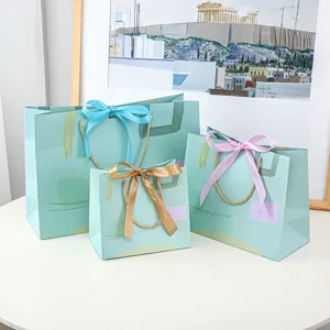 Frisse Geschenk Papiertassen met Vierkante Bodem en Verpakking met Strik voor Bruiloft Verjaardag Feest