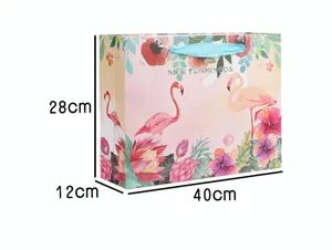 Gedetailleerd overzicht flamingo papieren cadeautas met afmetingen hoogte 28cm breedte 40cm.