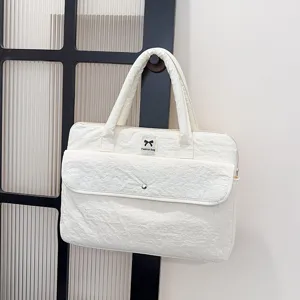 Weisse gesteppte laptoptas niedliche tablet schutzhuelle puffer handtasche mit griff.
