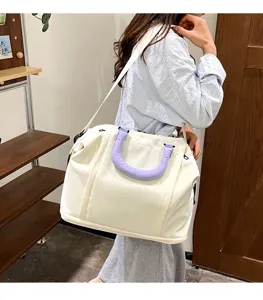 Grand sac de voyage étanche et fourre-tout léger bagage à main cabine pour les femmes