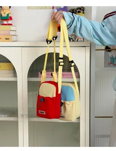 Bolso cruzado multifuncional de lona bolso casual para botella de agua con cordón ajustable.