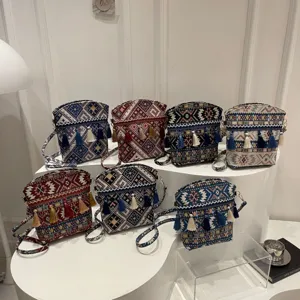 Vintage Style Ethnique Tissé Femmes Sac Bandoulière Casual Bohème Glands Tote Bag Grande Capacité Sac Bandoulière Sac à Main Féminin