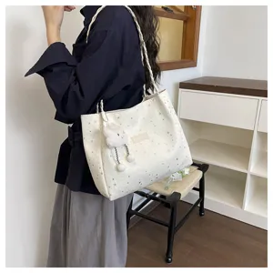 Elegante borsa tote bianca con stampa di stelle e ciondolo nuvola, grande borsa a spalla.