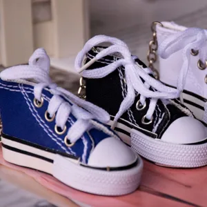 Mini canvas shoe keychain cute sneaker bag pendant car key accessory decorative gift.