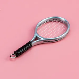 Portachiavi racchetta da tennis in miniatura, accessorio per casa delle bambole, gioiello sportivo.