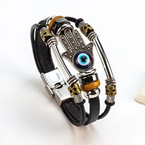 Pulsera de cuero multicapa con dije de mano de Hamsa y cierre de acero inoxidable joya chic