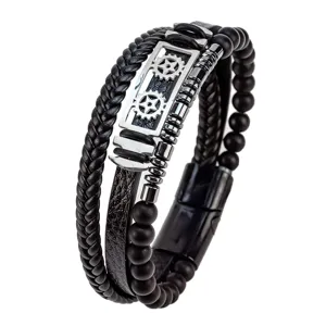 Pulsera de cuero multicapa para hombre con abalorio de engranaje y cierre magnético.