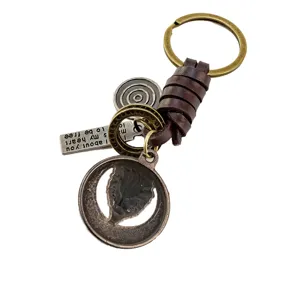 Porte-clés en cuir vintage avec pendentif tête de loup en métal et engrenage charm rétro créatif