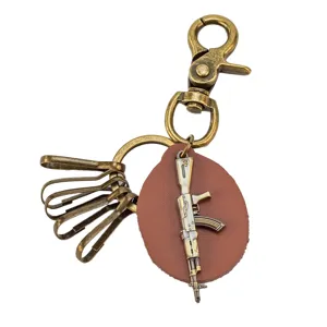 Creative Retro Metal Rifle Gun Keychain Alloy Leather Key Chain Punk Style Bag Pendant Car Key Ring Jewelry Gift