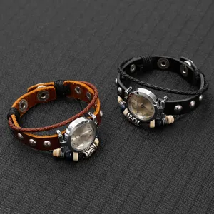 Reloj de pulsera de cuarzo de cuero vintage con elegante pulsera trenzada y remaches metálicos.