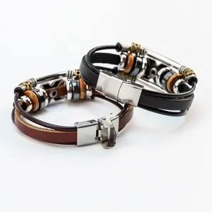 Pulsera trenzada de cuero genuino multicapa con cierre de acero inoxidable y abalorios.