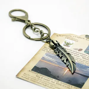 Vintage Metall Feder Schlüsselanhänger mit Karabiner und Ring für Taschen Deko Zubehör