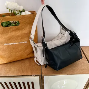 Minimalist leather underarm baguette shoulder bag trendy chic fashion daily commuter handbag