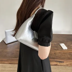 Borsa a spalla a mezzaluna metallica argentata da donna, elegante borsa chic francese.