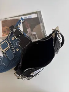 Vintage τsάντα ώμου denim με αστέρια Y2K και μοντέρνα σχεδίαση μεταλλικής αλυσίδας στυλ
