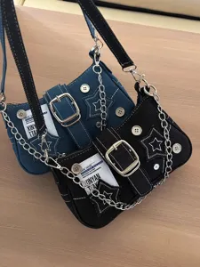 Τσάντα ώμου denim με αστέρια Y2K και μεταλλική αλυσίδα μοντέδερνο στυλ.