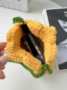 Handcrafted crochet sunflower shoulder bag, cute floral knit daily crossbody bag for women.
