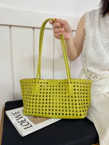 Green woven leather tote bag, stylish large capacity shoulder handbag for women summer daily.