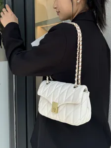 Elegant white quilted chain shoulder bag for women, stylish and versatile small square crossbody.
