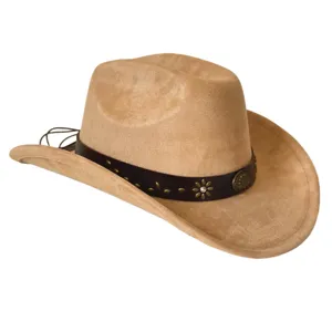 Gros plan d'un chapeau de cowboy en suédine style western avec bande marron et clous floraux.