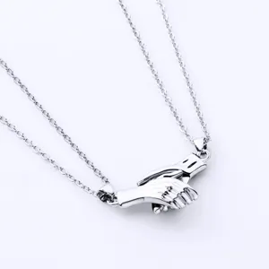 Couple Magnetic Hands Holding Matching Necklace Alloy Minimalist Clavicle Chain Valentine Day Gift Jewelry Set