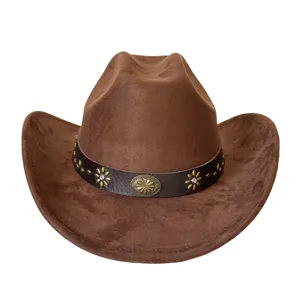 Chapeau de cowboy western en suédine marron à large bords et bande à clous floraux.