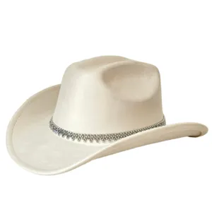 Witte suède western cowboyhoed met sprankelende strass kettingband voor feest en mode.