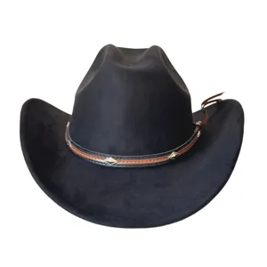 Primer plano de sombrero de vaquero western de ante negro con detalles de tachuelas.