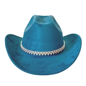 Blauwe suède western cowboyhoed met sprankelende strass ketting detail voor feestjes.