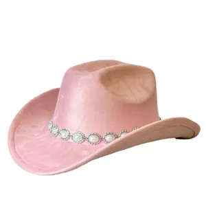 Cappello da cowboy in camoscio rosa con catena di perle, elegante tesa curva per feste.