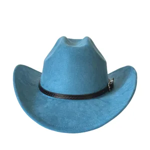 Vista dettagliata del cappello da cowboy western in camoscio blu, tesa larga e risvoltata.