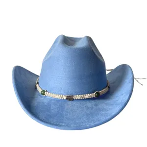 Cappello da cowboy in camoscio blu con fascia intrecciata e perline verdi stile vintage.
