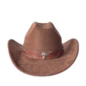 Cappello da cowboy occidentale in camoscio marrone vintage con decoro testa di toro in metallo, jazz.