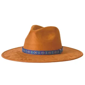 Retro etnische suède fedora hoed detail, brede rand wolvilt jazz hoed met geweven band.
