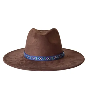 Retro suède fedora hoed met mooie etnische geometrische geweven band en brede rand.