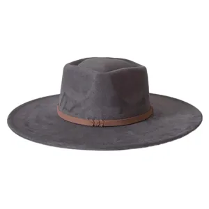 Chapeau fedora gris en faux suède à large bord avec bande en cuir marron élégant.