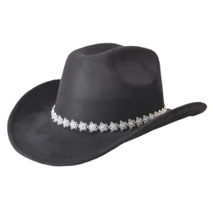 Elegante cappello da cowboy western in camoscio nero con decoro di strass e tesa larga.