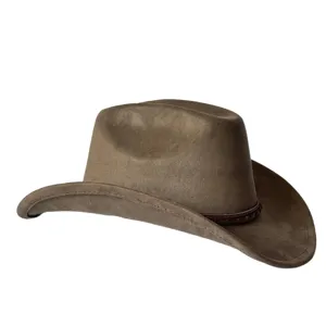 Vista dettagliata del cappello da cowboy in camoscio marrone con tesa larga e fascia.