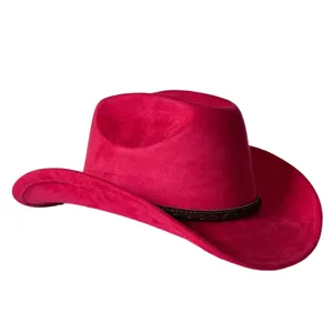 Cappello da cowboy in camoscio rosso dettaglio, stile western retrò a tesa larga alla moda.