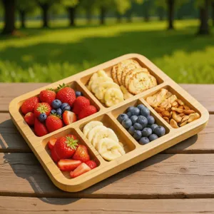 Bambus Serviertablett mit Fächern für Obst, Snacks und Desserts, ideal für Partys und Feste.
