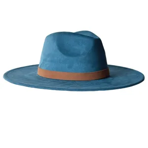 Chapeau fedora bleu en suédine à large bord et bande marron, détail chapeau rétro.