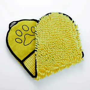 Super absorbent chenille pet bath glove with cute paw print design for easy and fast drying.
