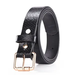 Cintura donna nera in ecopelle elegante con fibbia dorata quadrata per jeans