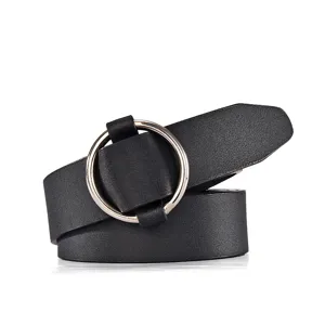 Zwarte lederen riem met ronde metalen gesp, minimalistische stijl voor damesjeans.